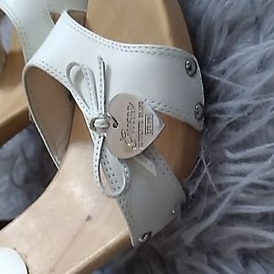 Guess White Leather Wooden Heels sz 7.5